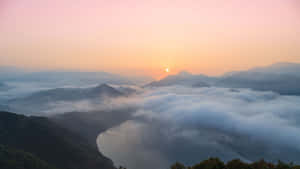 云朵背景 — 日出 壁紙