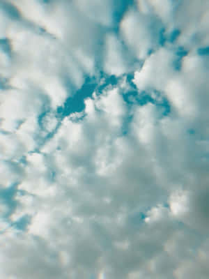藍天白雲背景 — iPad Air 壁紙