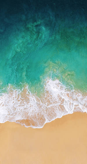 iPhone 11 海濱空拍桌布封面 — iPhone 11 壁紙