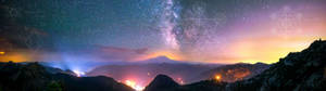 山景天空點綴數學公式的雙螢幕桌布 — 3840x1080 壁紙