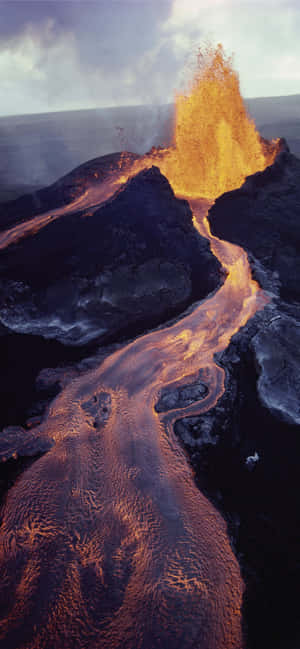 夏威夷火山國家公園火山噴發的驚人美景 — Vivo V 壁紙