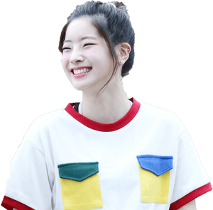 微笑女子穿彩色上衣