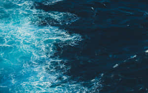 日落時分的壯麗海浪 — 海灘日落 壁紙