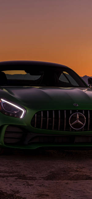 深綠色Mercedes iPhone X — iPhone 16 Plus 壁紙