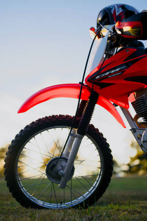 紅色重機 Honda CRF100 — 小米平板8 壁紙
