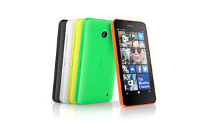 诺基亚Lumia 630智能手机 — 摩托罗拉 壁紙