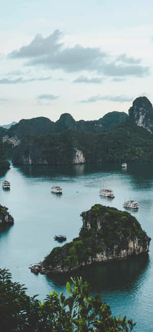 越南下龙湾的翡翠水域 — 华为nova 16 SE 壁紙