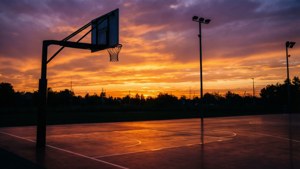 夕陽下寧靜的空曠籃球場 — 篮球 壁紙