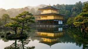 金阁寺及其倒影 — 黎明 壁紙