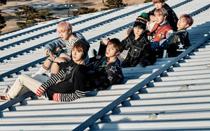 防弹少年团春日合照壁纸 — BTS 團體照片 GIF 壁紙