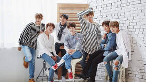 防弹少年团砖墙前2020年合影 — BTS 桌面 壁紙