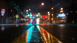 雨中模糊濕街桌布